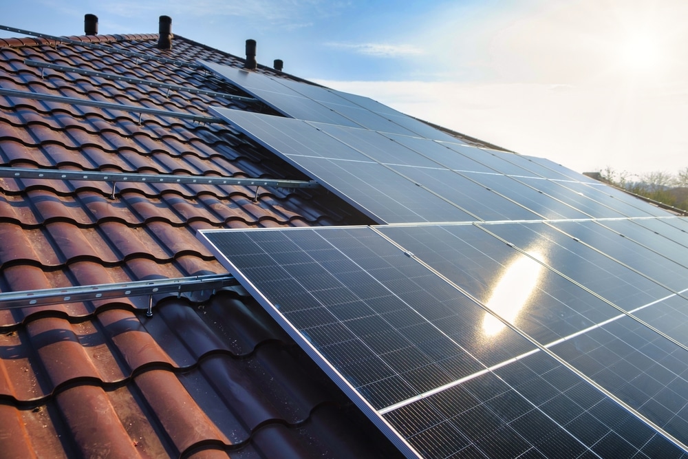 Die Schritt-für-Schritt-Anleitung zur Installation einer Photovoltaikanlage auf Ihrem Dach